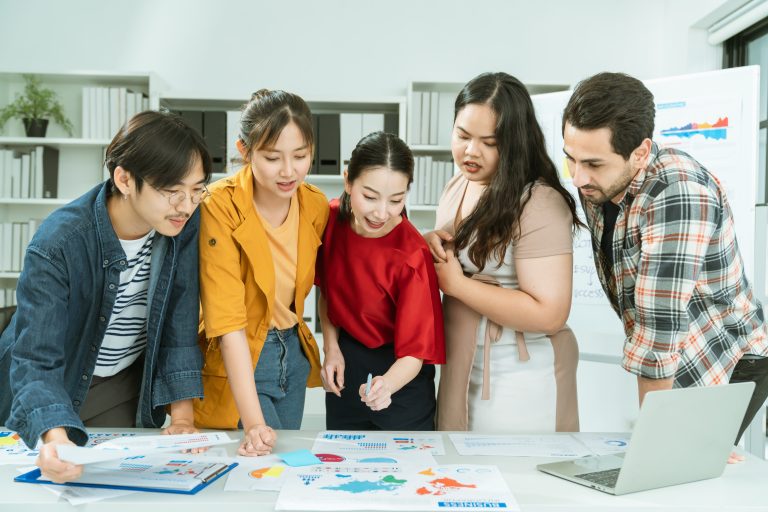 Website vs Media Sosial: Strategi Digital yang Tepat untuk Bisnis Lokal